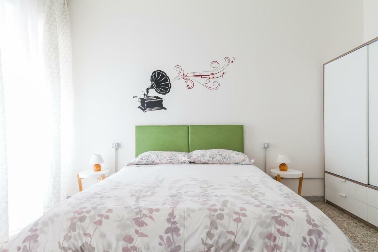 Vino E Vinili Bed & Breakfast Rome Bagian luar foto