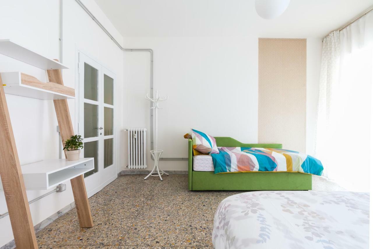 Vino E Vinili Bed & Breakfast Rome Bagian luar foto